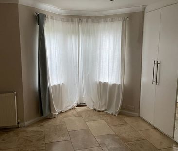 1 Bed Flat, Buckingham Place, BN1 - Photo 3