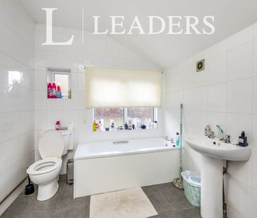 4 bedroom house to rent Hunter Street, Northampton, NN1 - Photo 6