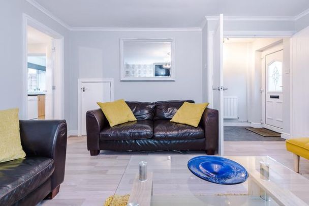 5 bedroom semi-detached house to rent - Photo 1