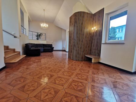 Piękny dom z ogrodem. - Zdjęcie 4