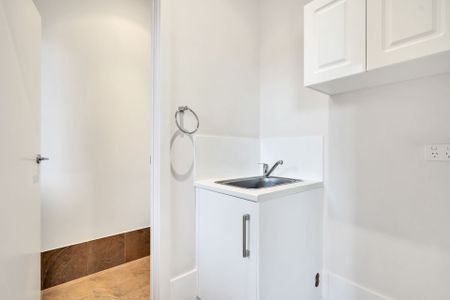 Beautiful Townhouse Overlooking Park! - Photo 5