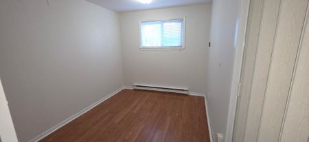 For Lease - 89 Centre Street Unit# Main Floor, Richmond Hill, Ontario - Photo 4