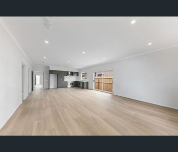 16 Bundalong Drive, Eynesbury, Vic 3338 - Photo 5