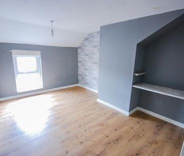 2 bedroom maisonette to rent - Photo 2