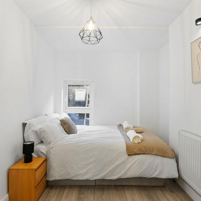 3 bedroom flat to rent - Photo 1
