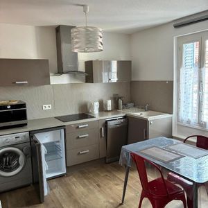 Location Appartement 2 pièces 47m² VICHY 03200 - Photo 2