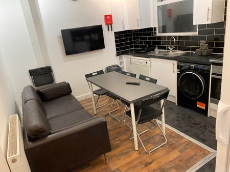 Room in a Shared Flat, Denmark Hill, SE5 - Photo 4