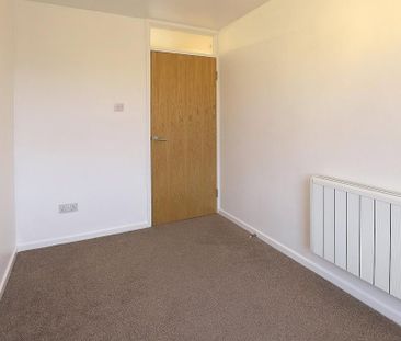 2 bedroom penthouse to rent - Photo 5