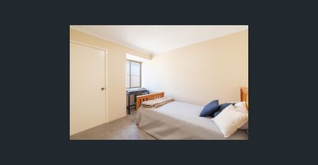 4x2 Family Home with Multiple Living Areas - Photo 5