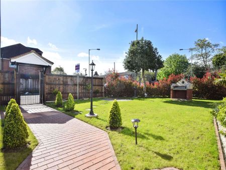 A stylish 2 bedroom duplex apartment, set over the first and second floor. This modern apartment offers a bright and spacious living environment, it is available now and offered unfurnished. - Photo 5