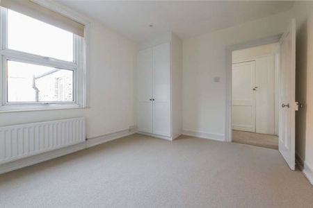 3 bedroom terraced house to rent - Photo 4