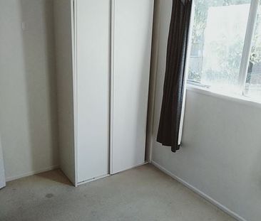 Charming 2-Bedroom Unit in Epsom - Photo 3