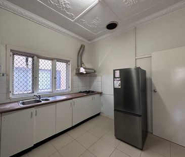 Charming Solid-Brick Family Home in a Prime Hurstville Location - Photo 3