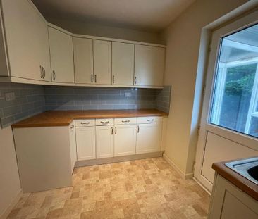 2 bedroom bungalow to rent - Photo 3