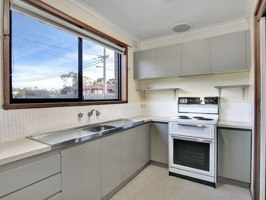 Prime North Essendon Two-Bedroom Unit - Photo 1