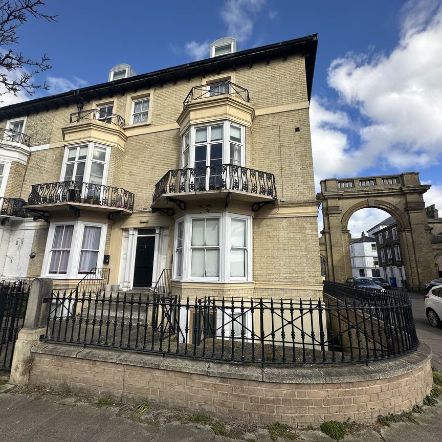 Camperdown, Great Yarmouth - Photo 1