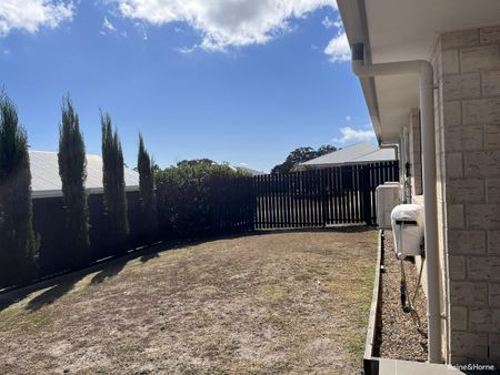 Modern Comfort in Prestigious Highview Estate - Photo 4