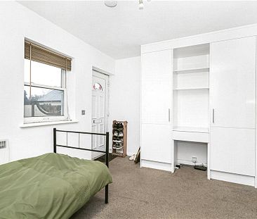 Rusham Road, Egham, Surrey, TW20 9LS - Photo 6
