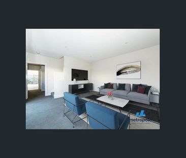 BEAUTIFUL THREE BEDROOM FAMILY HOME - Photo 2