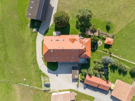 4.5 Zimmerwohnung. im 1. Stockwerk von 122 m2 inklusive zwei Lauben zu vermieten. - Photo 5