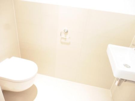 TOP-moderne Neubauwohnung mit toller Ausstattung (Baujahr 2016) - Grenze 5. Bezirk - Photo 5