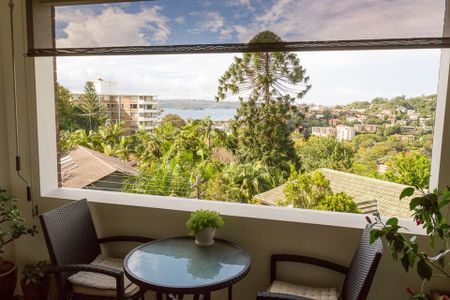 Furnished Art Deco Apartment with Water Views &ast;&ast; Lease Only until Oct 2025 &ast;&ast; - Photo 4