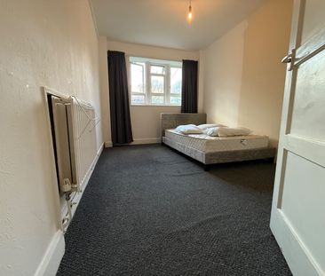 Room in a Shared Flat, Tilling House, SE15 - Photo 1