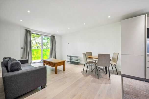 Plough Road, Battersea, SW11 - Photo 1