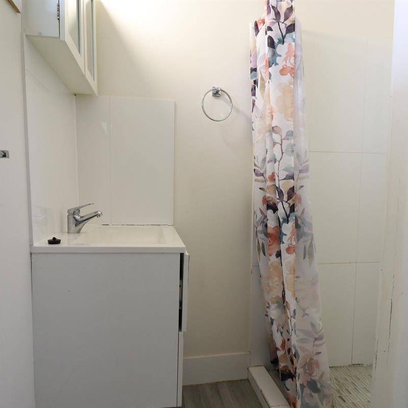 2 BEDROOM UNIT CLOSE TO THE BEACH - Photo 1