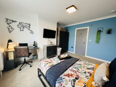 BEDROOM 2 – MEDIUM DOUBLE ENSUITE - Photo 3