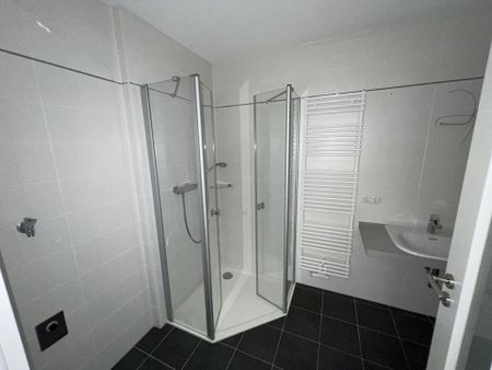 4-Zimmer-Wohnung in Rehau - Aufzug - Balkon - Garage mit direktem Zugang zum Gebäude - Baujahr 2016 - Photo 2