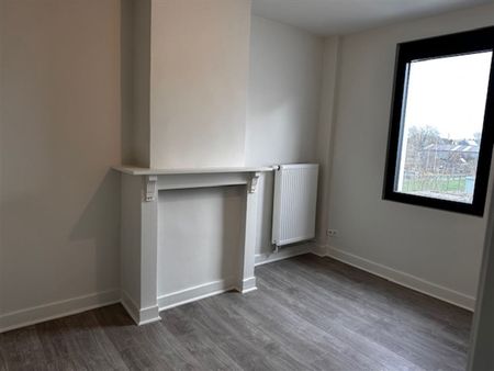 Volledige vernieuwde woning met 3 slpks - Photo 3