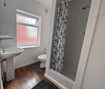 6 Bed Student Accommodation - Photo 4