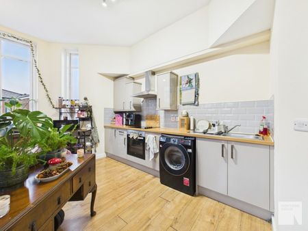 Apt 4 :: Vernon Street - Photo 4