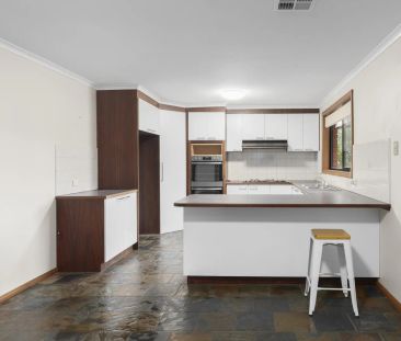 Well-Maintained Family Home in the Heart of Werribee - Photo 6