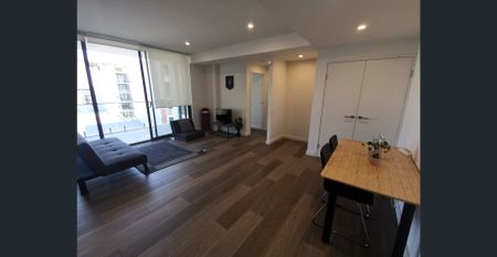 Furnished one bedroom Superb Location in Rosebery - Photo 3