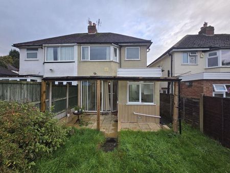 3 bedroom semi-detached house to rent - Photo 4