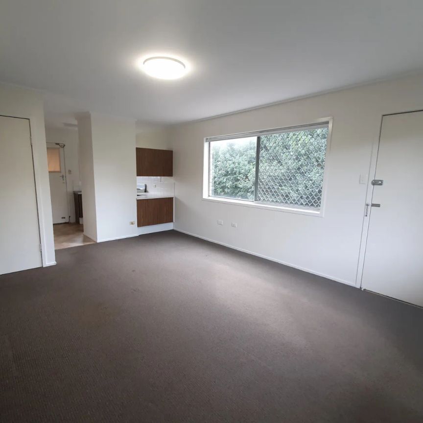 Neat & Tidy Unit in Prime Location - Photo 1