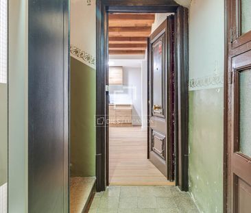 Bright, renovated apartment for long-term rent in the heart of El Born - Photo 2