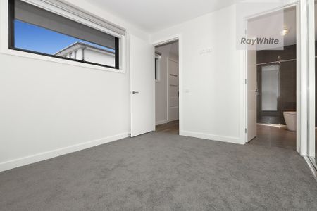 Light, Bright & Quality Built! - Photo 3