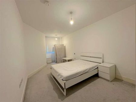 The West Works, UB2 - Photo 5