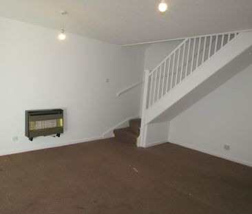 3 bed House - To Let - Photo 1