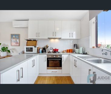3/745 Barkly St, West Footscray, Vic 3012 - Photo 2
