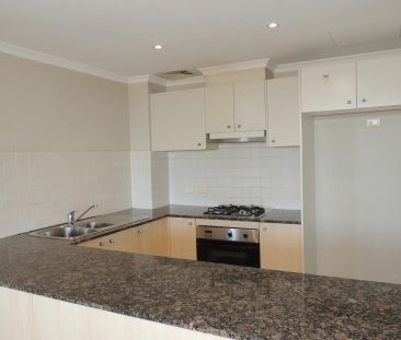 Modern Apartment in Prime Rockdale Location - Photo 4