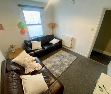 5 bedroom house to rent - Photo 2