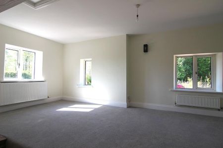 5 bedroom detached house to rent - Photo 4