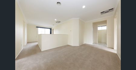 Five Bedroom plus study Family Home - Photo 3