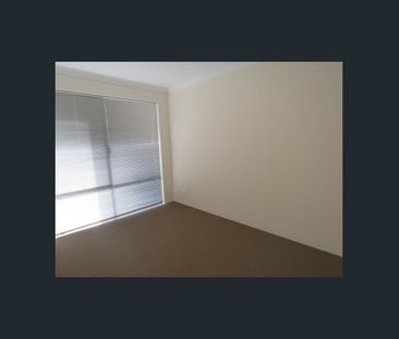 Low maintenance four bedroom, two bathroom home in Dayton! - Photo 2