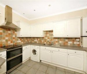 2 Bedrooms Flat to rent in Balham High Road, Balham, London SW12 | £ 370 - Photo 1