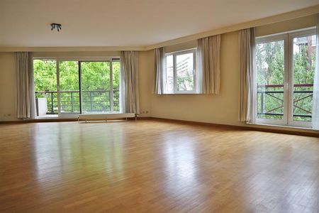 Appartement - à louer - Photo 2